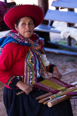 Chinchero Weaver kadında