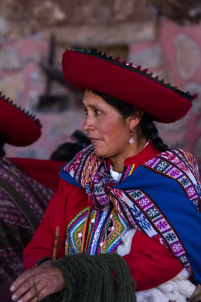 Weaver Kobieta w Chinchero — Zdjęcie stockowe