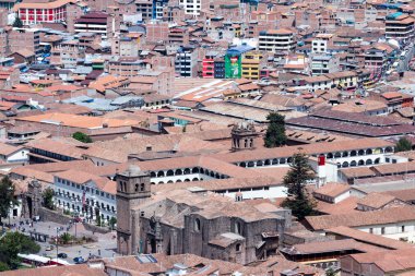 Cusco şehirden sitesaqsaywaman görünümünü 