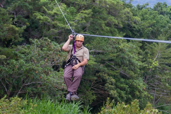 Zip line canopy tours in Costa Rica — Stockfoto