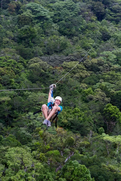 Zip line canopy tours in Costa Rica — Stockfoto