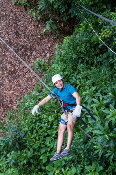 Zip line canopy tours in Costa Rica — Stockfoto