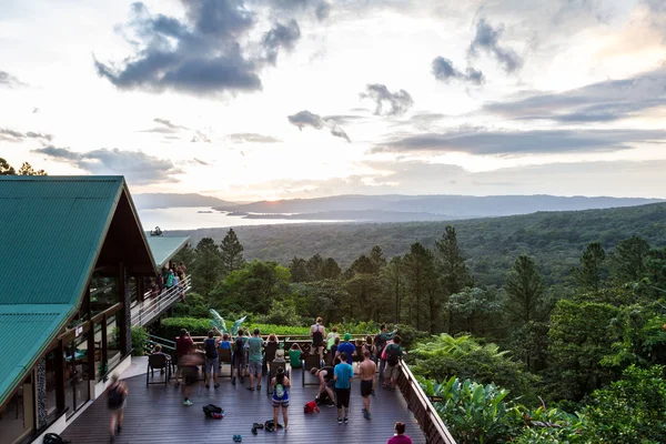 Arenal lake bij zonsondergang — Stockfoto