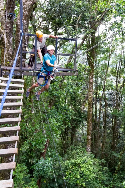 Zip line canopy tours in Costa Rica — Stockfoto