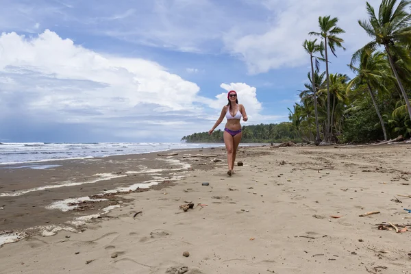 Modelo en la playa — Foto de Stock