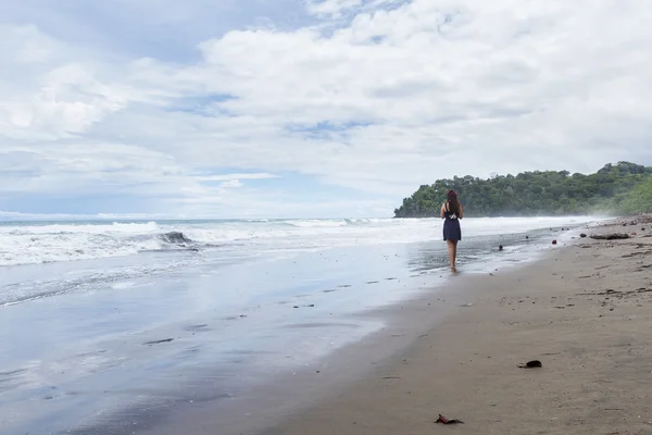 Spaziergänge am Strand — Stockfoto