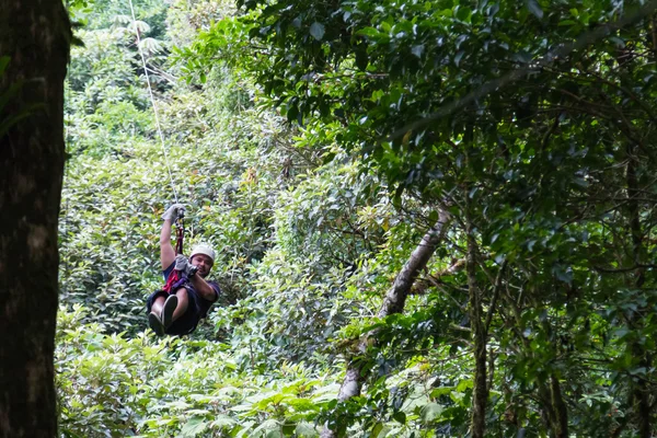 Zip line canopy tours in Costa Rica — Stockfoto