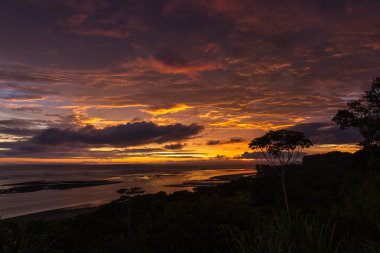 Kosta Rika günbatımı 