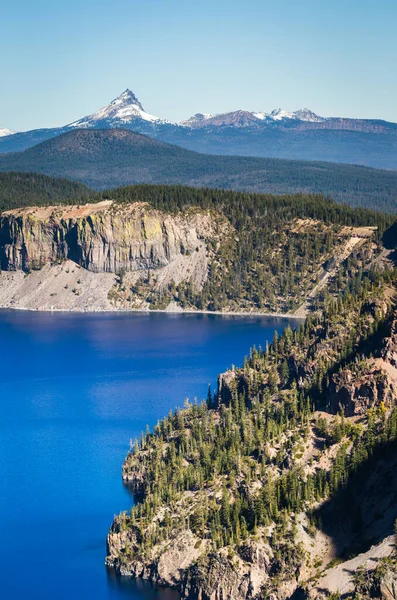 View Mount Thielsen Towering Background Viewed Crater Lake — Stock Photo, Image