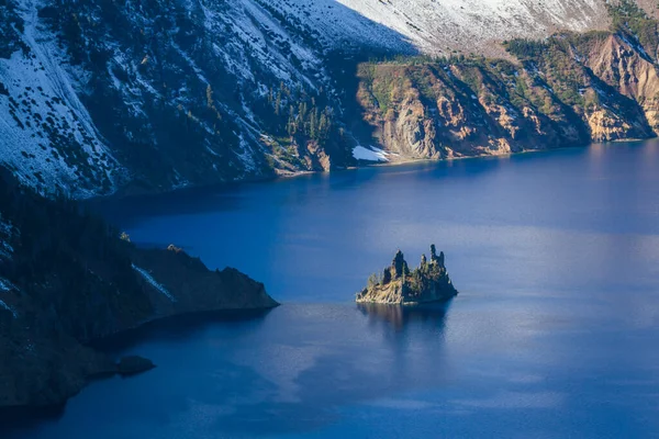 Cecha Znajduje Się Wewnątrz Kaldery Parku Narodowego Crater Lake Jest — Zdjęcie stockowe