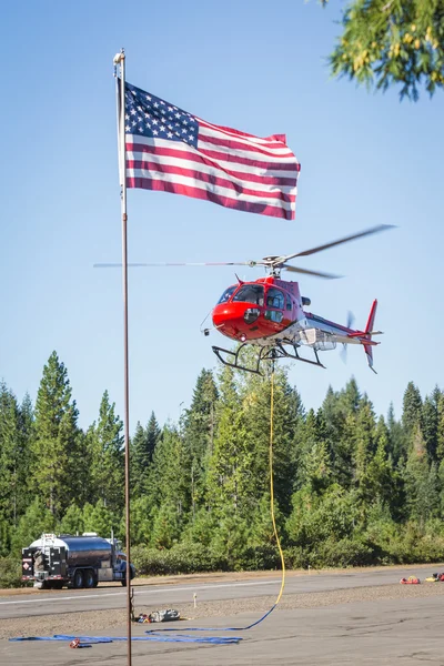 Helikoptery strażaków — Zdjęcie stockowe