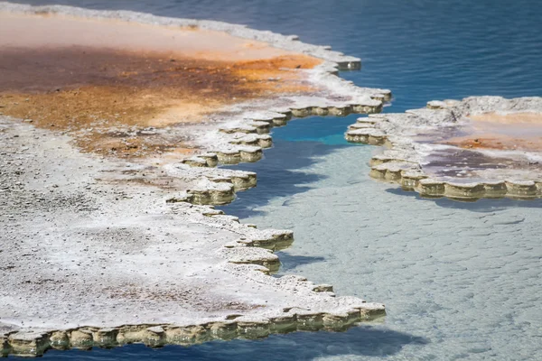 Acque blu nei geyser di Yellowstone — Foto Stock