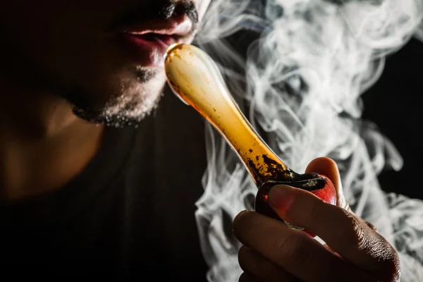 Smoking marijuana — Stock Photo, Image