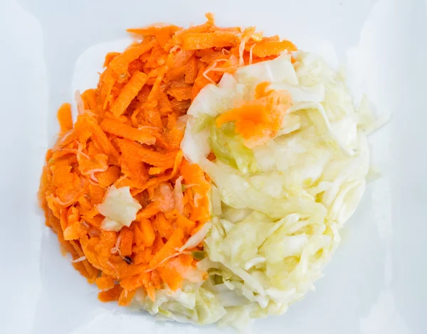 Ферментированная морковь и капуста — стоковое фото