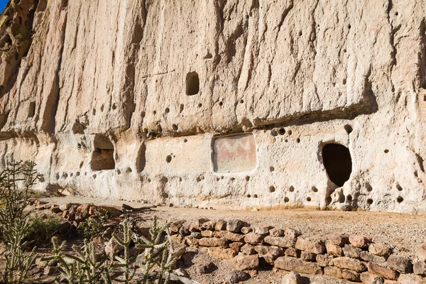 Starożytne ruiny w Bandelier National Monument — Zdjęcie stockowe