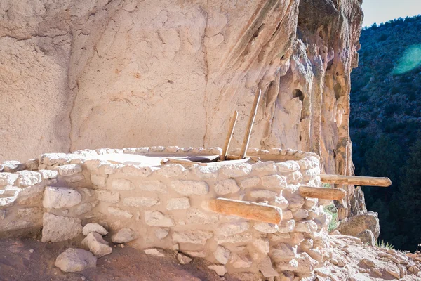 Ruinas antiguas en Bandelier Monumento Nacional — Foto de Stock