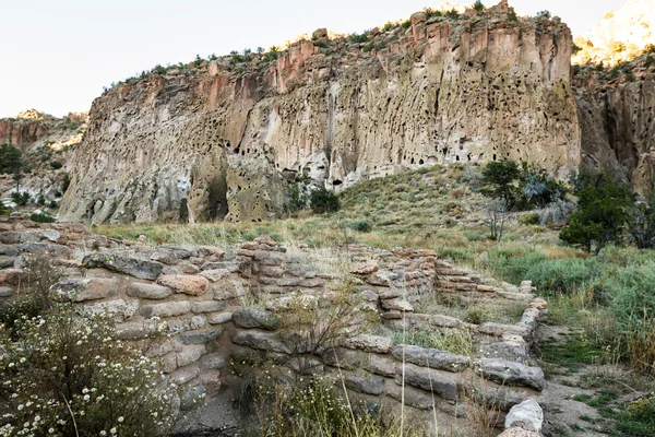 Ancient ruins in Bandelier National Monument — Stock Photo, Image