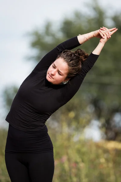 Utomhus yoga — Stockfoto