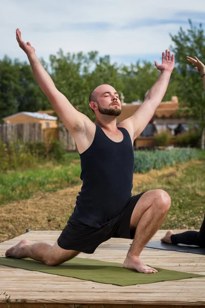 Utomhus yoga — Stockfoto