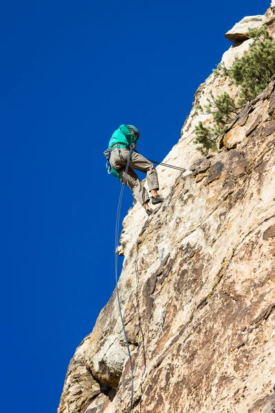 Rock climbing — Stock Photo, Image