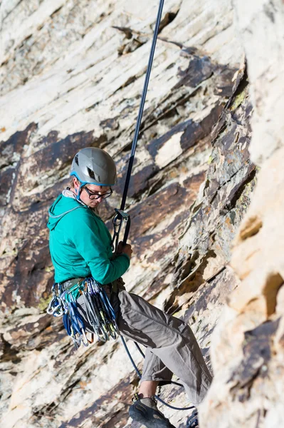 Rock climbing — Stock Photo, Image