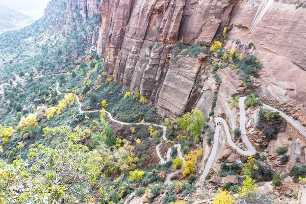 Trilha de caminhadas switchback — Fotografia de Stock