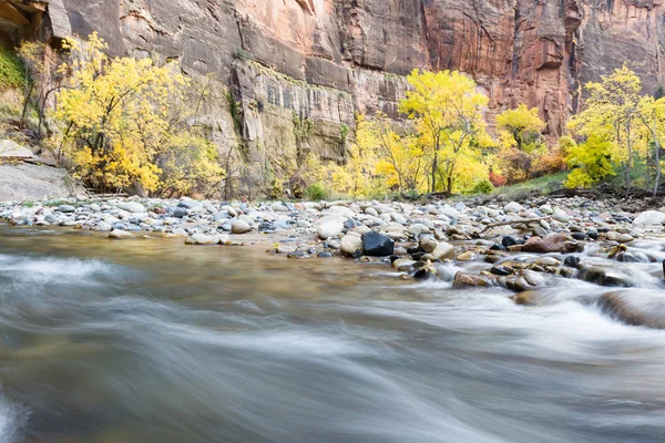 Autumn on the virgin river — Stock Photo, Image