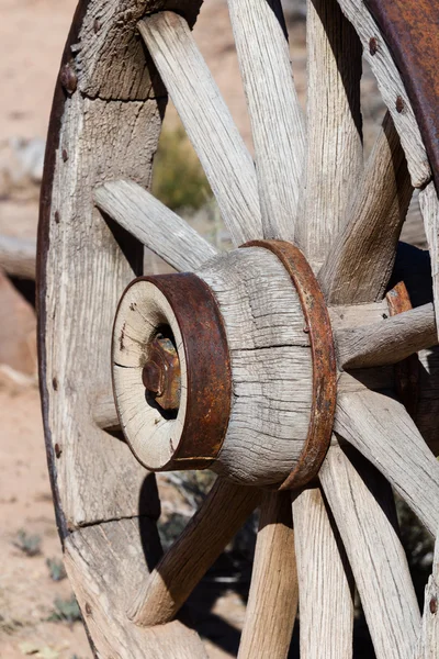 Old wagon wheel — Stock Photo, Image