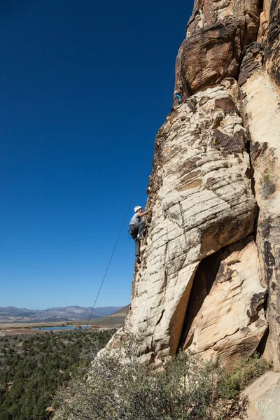 Rock climbing — Stock Photo, Image