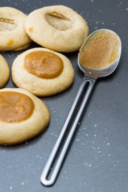 karamelli kurabiye pompalama 