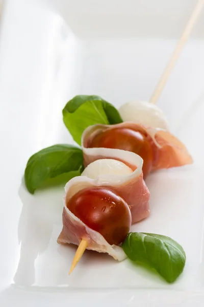 Fresh mozzarella and tomato appetizer — Stock Photo, Image
