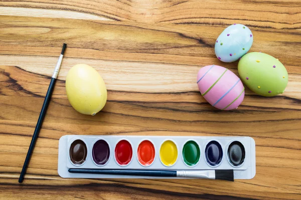 Painting easter eggs — Stock Photo, Image