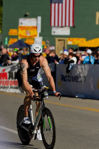 Nicholas Hansen in the Coeur d' Alene Ironman cycling event — Stock Photo, Image