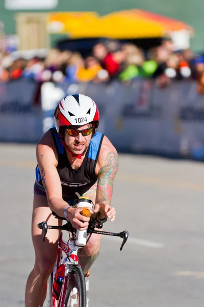 Michael Fanning in the Coeur d 'Alene Ironman cycling event — стоковое фото