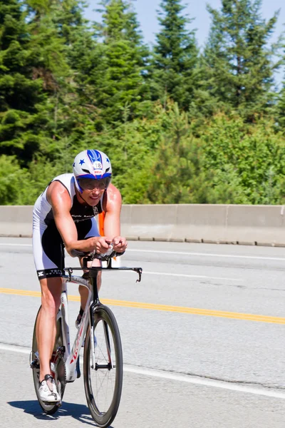 Lewis Elliot in the Coeur d' Alene Ironman cycling event — Stock Photo, Image