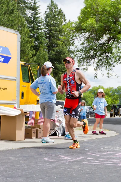 Ben hoffman, coeur d' alene ironman gebeurtenis uitgevoerd — Stockfoto