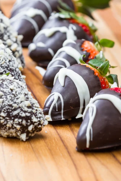 Chocolade gedimde aardbeien — Stockfoto