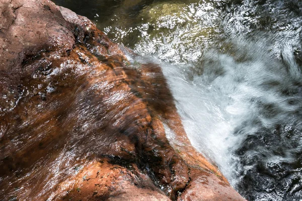 Water flowing — Stock Photo, Image