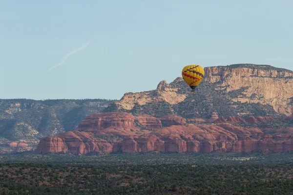 Heißluftballonfahrt in Sedona — Stockfoto