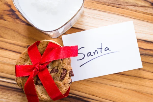 Kekse und Milch für den Weihnachtsmann — Stockfoto