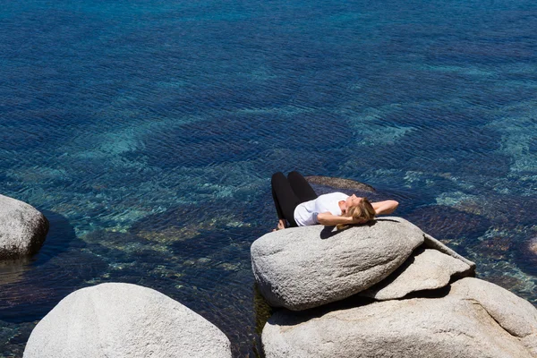 Relaxing in Lake Tahoe — Stock Photo, Image
