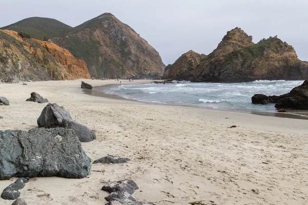 Strand in Big sur — Stockfoto