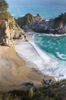 kıyı şelale, California