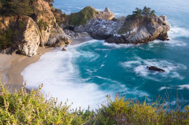 kıyı şelale, California