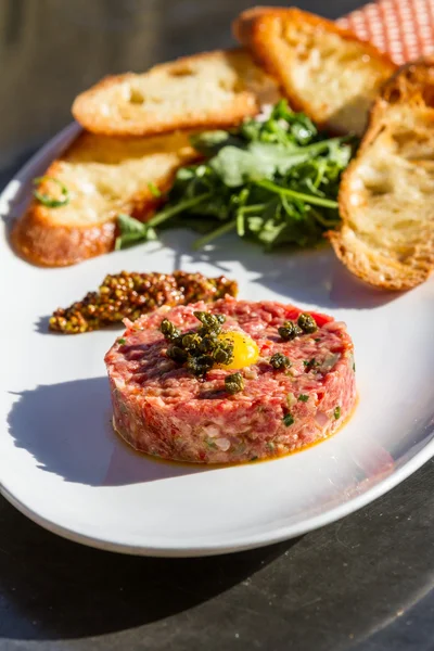 Beef tartare — Stock Photo, Image