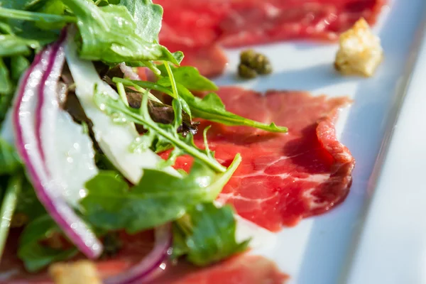 Carpaccio de carne de bovino — Fotografia de Stock