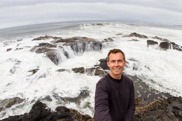 Selfie at Thor's Well — Stock Photo, Image