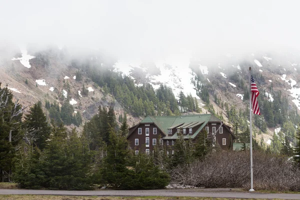 Die Lodge am Kratersee — Stockfoto