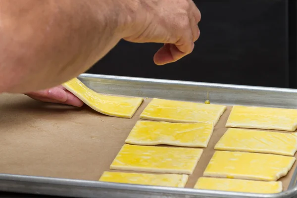 Preparing puff pastry — Stock Photo, Image