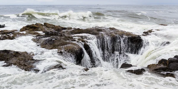 Thor's Well, Costa dell'Oregon — Foto Stock